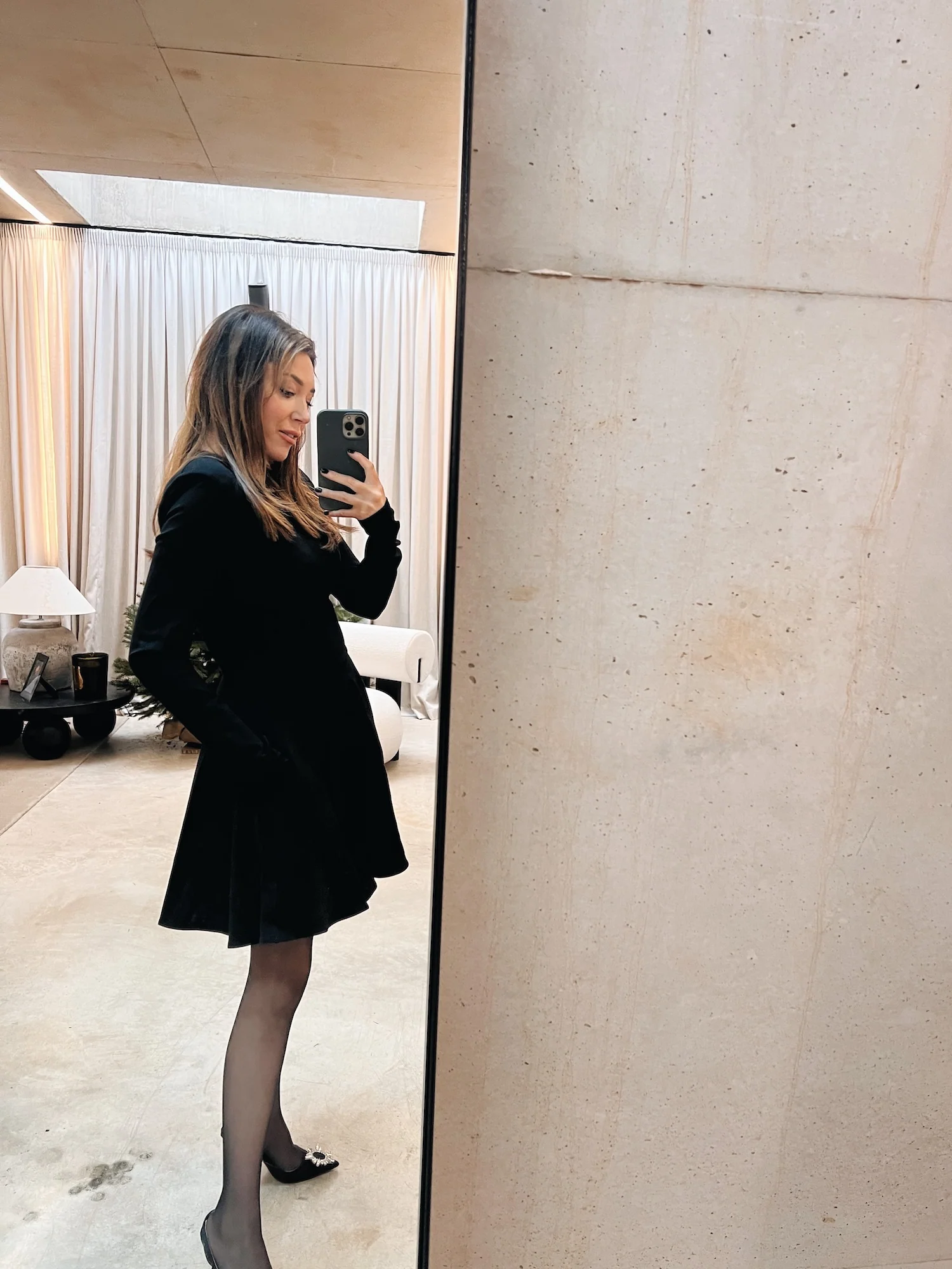 ‘ANTONIA’ LONG SLEEVE STRUCTURED SHOULDER MINI DRESS BLACK - Image 5