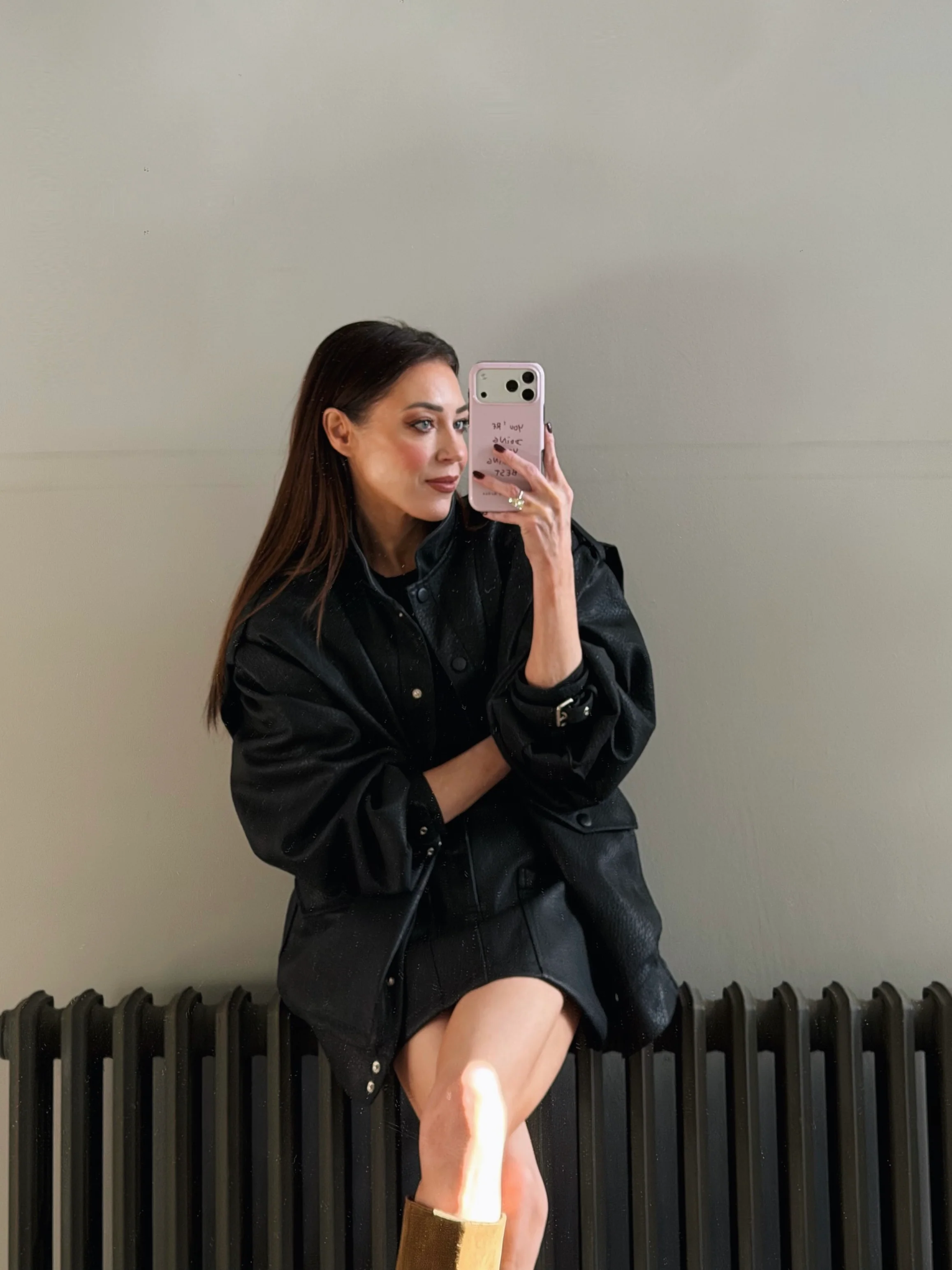 'SIENNA' FAUX LEATHER CARGO MINI SKIRT BLACK - Image 4